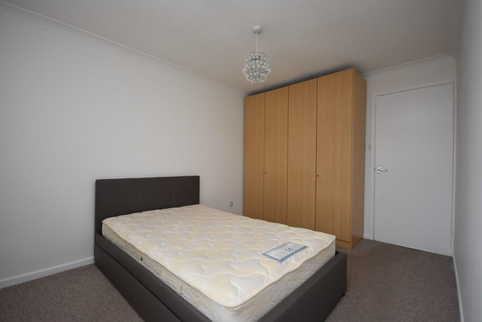 17 Woodham Park, Barry, CF62 8JF